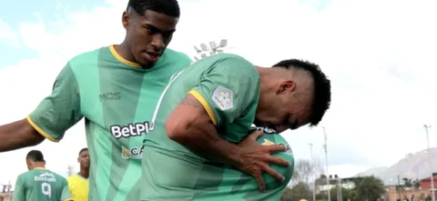 Real Santander descontó al 85' y al 90+3' - VizzorImage / Yulieth Rincon