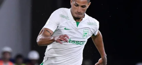 Patriotas se salvó del primer gol de la noche de Nacional. / Foto: Vizzorimage.