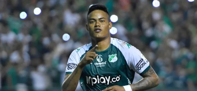 Luis Sandoval, delantero colombiano - VizzorImage / Gabriel Aponte