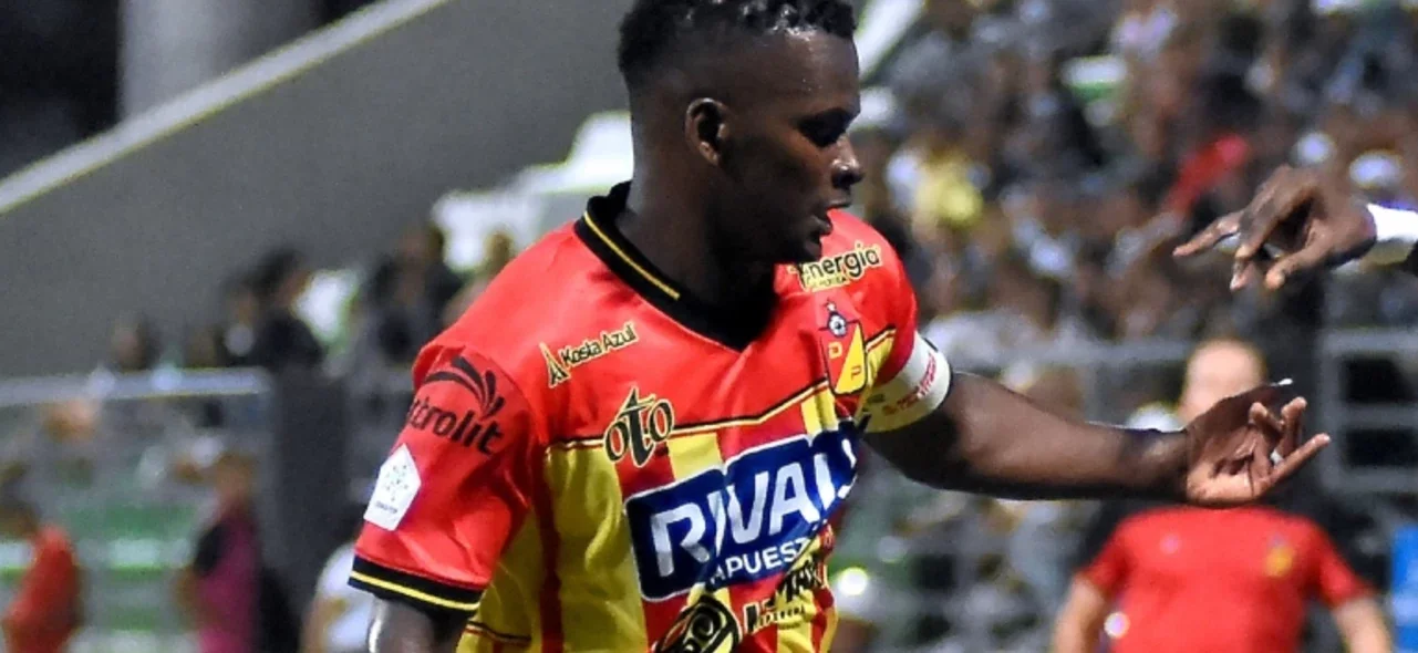 Carlos Darwin Quintero - Volante de Pereira - VizzorImage