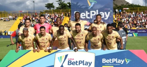 Mira el que iba a ser el gol olímpico de Tolima ante Equidad. / Foto: Vizzorimage.