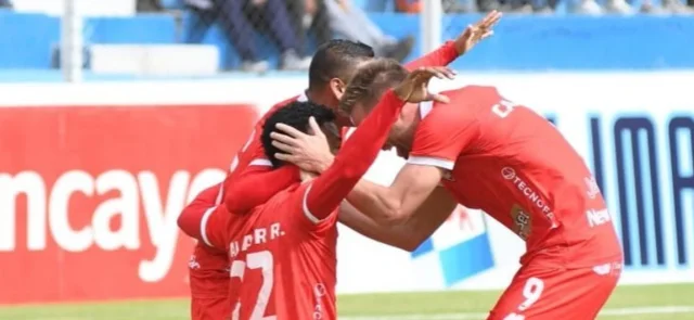Cienciano de Perú celebra un gol de Aldair Rodríguez - Instagram: @liga1teapuesto
