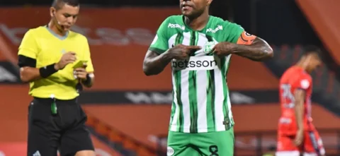 Dorlan Pabón buscó desempatar el juego ante Once Caldas. / Foto: Vizzorimage.