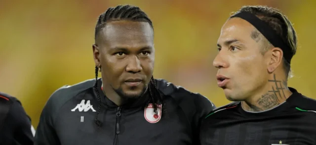 Hugo Rodallega y Dayro Moreno en el juego entre Santa Fe y Once Caldas - VizzorImage