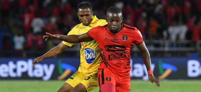 Jader Quiñónes y Jader Maza en América vs. Bucaramanga - VizzorImage