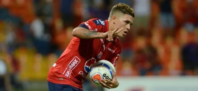 Juan Fernando Quintero con la camiseta de Independiente Medellín - VizzorImage