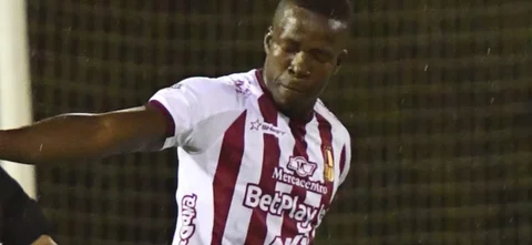 Julián Quiñónes - Defensor de Tolima - VizzorImage