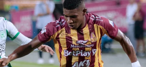 Kevin Pérez - Delantero de Deportes Tolima - VizzorImage