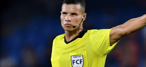 Liz Mair Suárez - Árbitro de Medellín vs. Fortaleza - VizzorImage