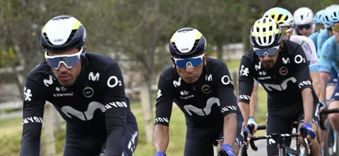Así fue el gesto de Nairo Quintana con Iván Sosa. / Foto: AFP.