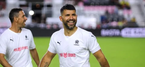 Sergio 'Kun' Agüero y la posibilidad de volver a jugar fútbol. / Foto: AFP.