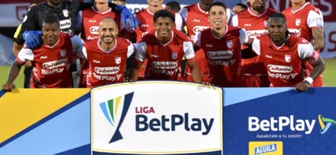 Arquero de Santa Fe se vistió de héroe tras opción de Chicó. / Foto: Vizzorimage.