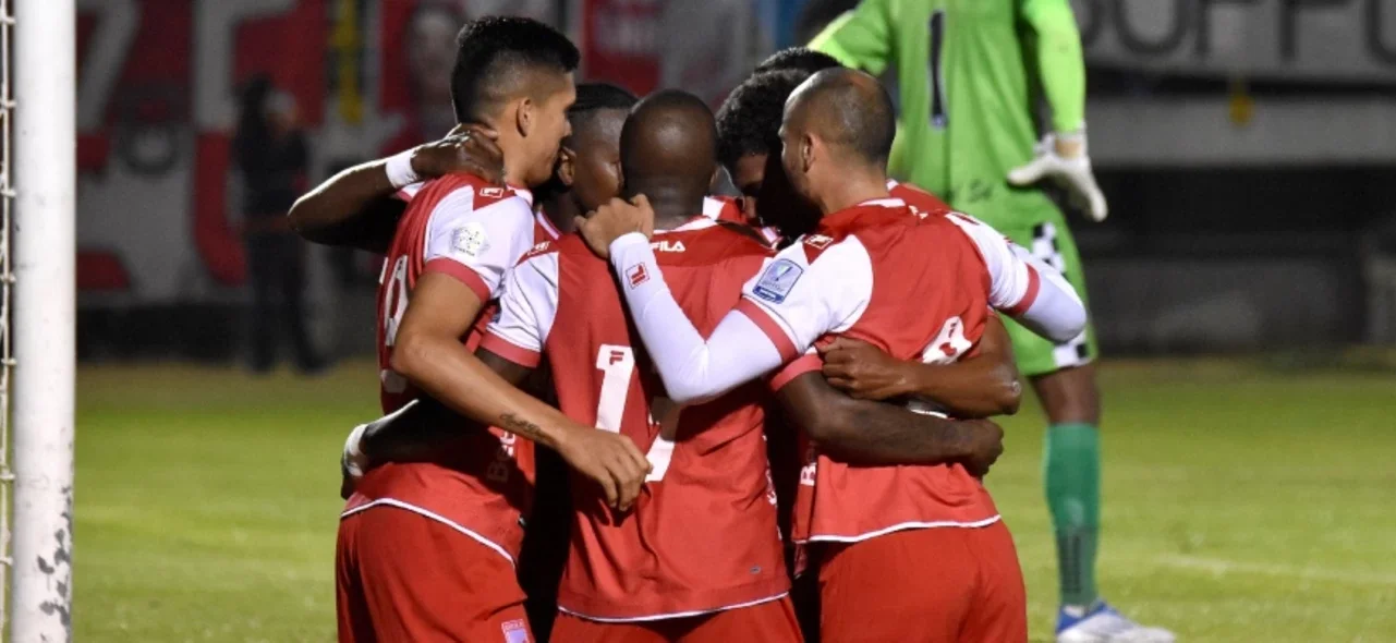 Santa Fe derrotó a Boyacá Chicó 2-1 en Tunja - VizzorImage