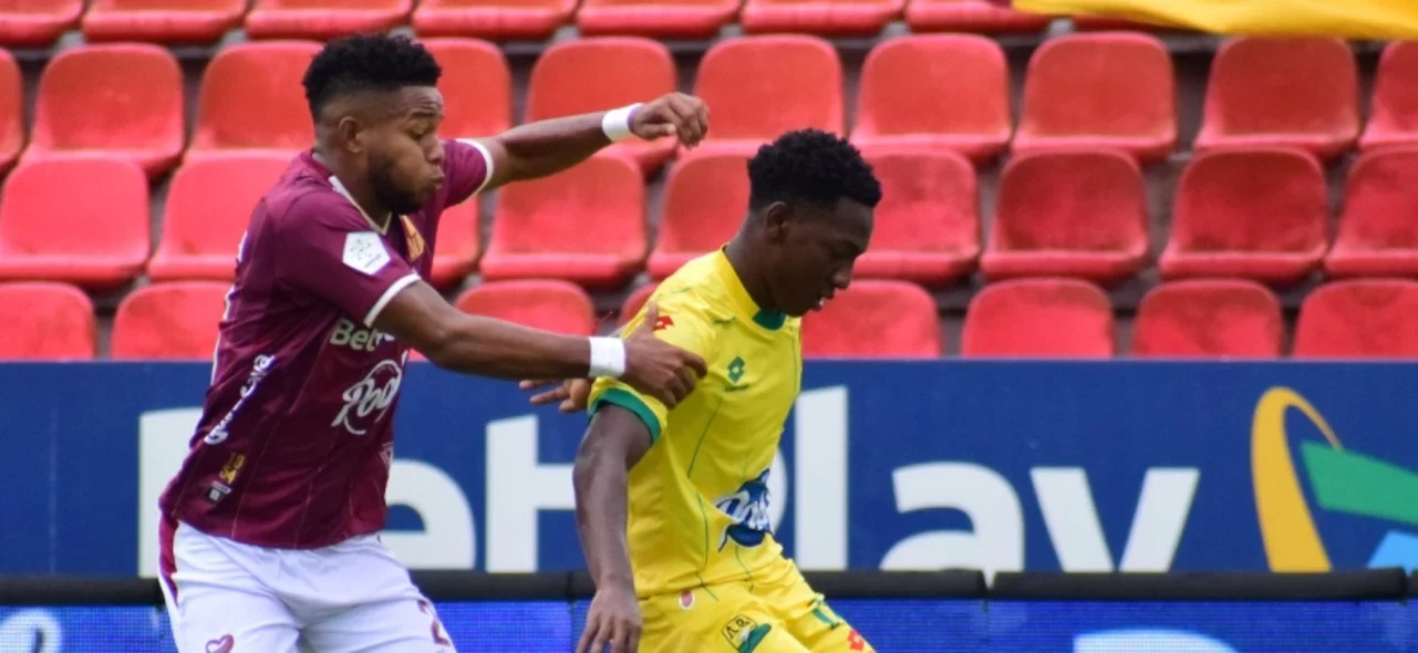 Yhormar Hurtado y Daniel Mosquera en el Tolima 0-0 Bucaramanga - VizzorImage