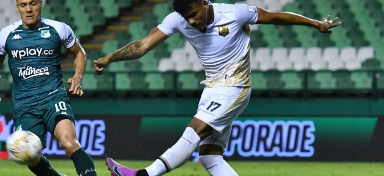 Águilas Doradas derrotó a Deportivo -VizzorImage / Nelson Rio