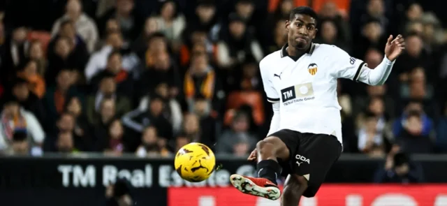 Cristhian Mosquera jugador de Valencia de España -AFP