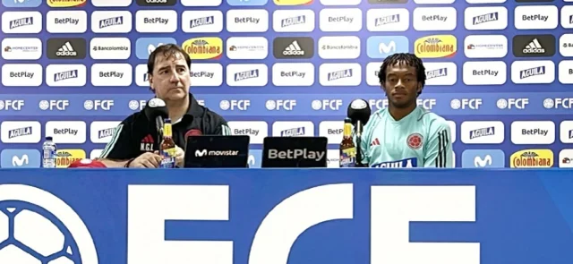 Néstor Lorenzo y Juan Guillermo Cuadrado - Foto: AFP