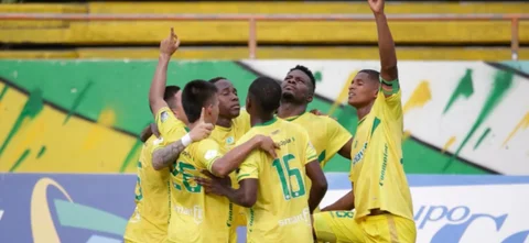 Empate y clasificación para Atlético Huila - VizzorImage / Sergio Reyes