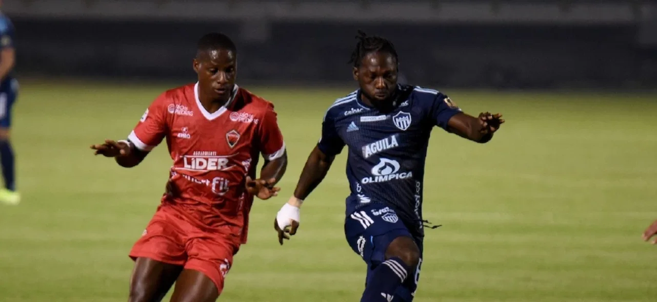 Patriotas vs. Junior - Foto: VizzorImage/ Macgiver Baron