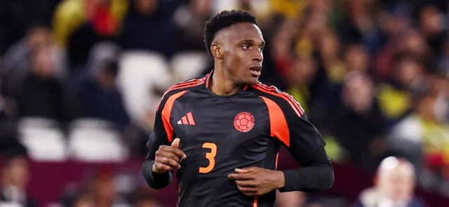 Jhon Lucumí defensa colombiano - AFP