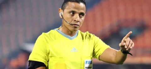 Bismark Santiago fue el juez del Cali vs. Patriotas - VizzorImage