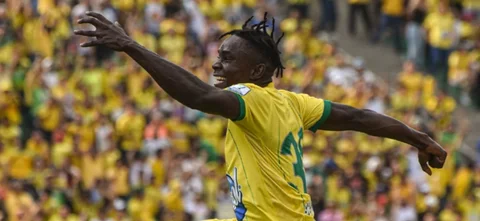 Joider Micolta abrió el marcador del triunfo de Bucaramanga ante Envigado - VizzorImage