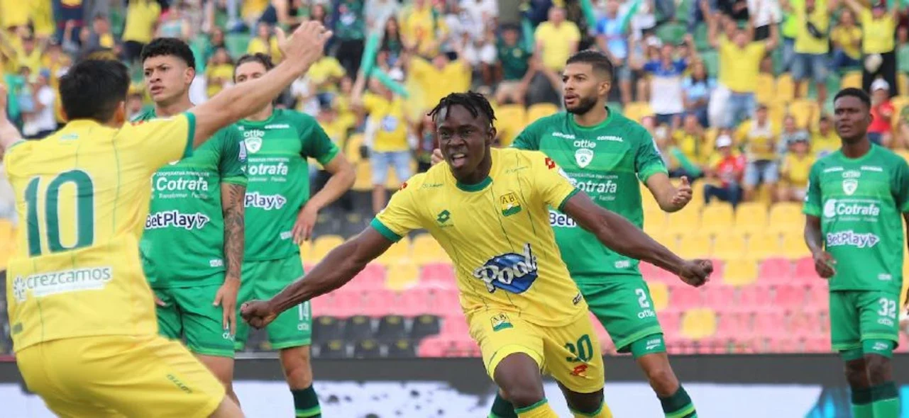 Bucaramanga frenó a Equidad | Foto: VizzorImage / Jaime Moreno