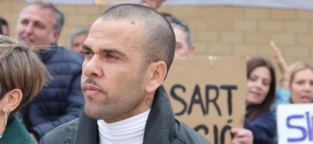 Dani Alves - Exfutbolista brasileño condenado a cuatro años y medio - AFP