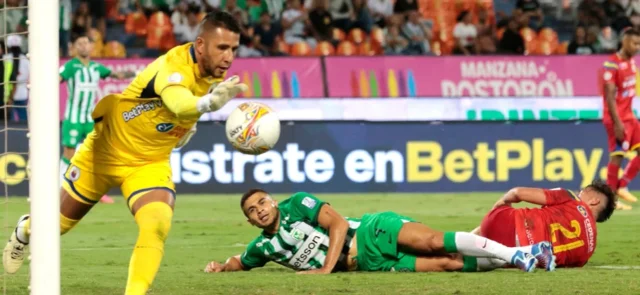 Diego Martínez - Portero de Deportivo Pasto - VizzorImage