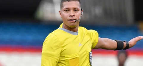 Esneider Pontón - Árbitro del juego Leones vs. Huila - VizzorImage