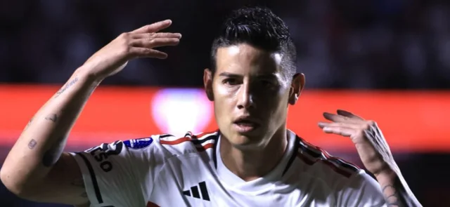 James ‘enloqueció’ con magistral chilena de Giovanni Moreno / AFP