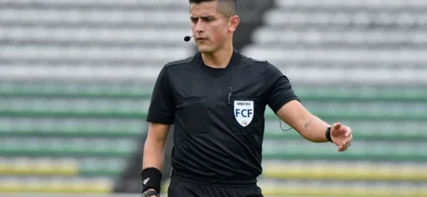 Jonnathan Ortiz - Árbitro del Boca Junirs vs. Santa Fe - VizzorImage