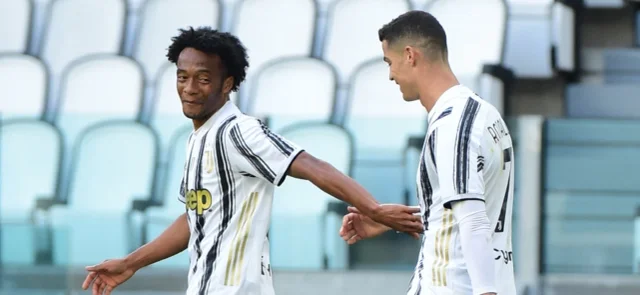 Juan Cuadrado y Cristiano Ronaldo compartieron en Juventus - AFP