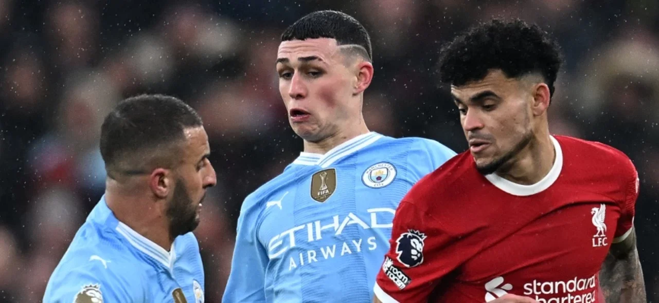 El duelo más emocionante del Liverpool vs. Manchester City fue el de Walker y Díaz - AFP
