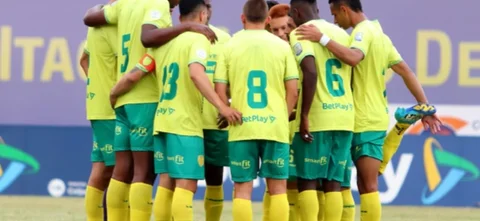 Leones buscó el gol ante Llaneros. / Foto: Vizzorimage.