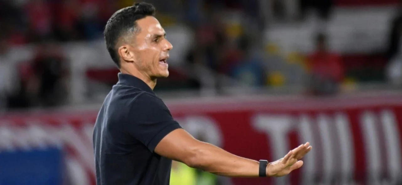 Lucas González como entrenador de América de Cali - VizzorImage