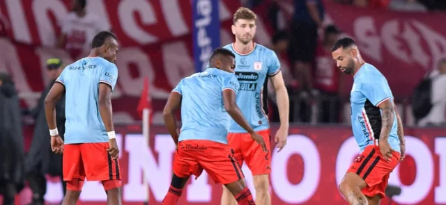 Entrenamiento de América de Cali, previo al juego ante Nacional - VizzorImage