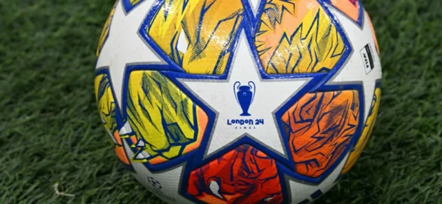 Conoce las nuevas reglas que podrían llegar al fútbol. / Foto: Vizzorimage.