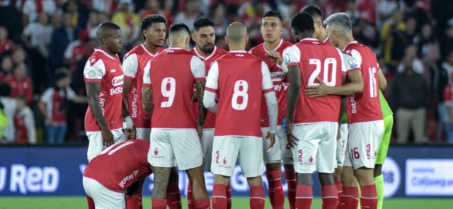 Santa Fe comienza en El Campin su camino en la Copa BetPlay. / Foto: Vizzorimage.