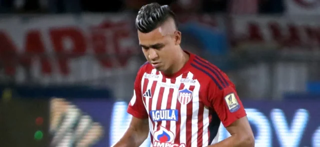 Víctor Cantillo - Mediocampista de Junior - VizzorImage