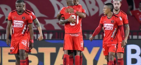 América 4 - 1 Junior - VizzorImage / Gabriel Aponte