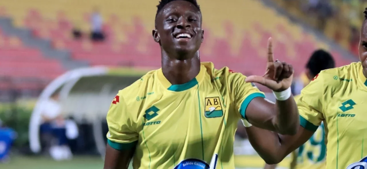 Jhon Córdoba abrió el marcador - VizzorImage / Jaime Moreno