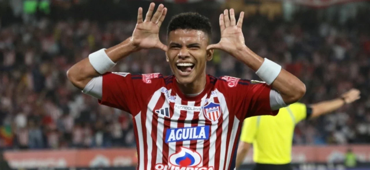 Victoria de Junior sobre Once Caldas -VizzorImage / Jairo Cassiani