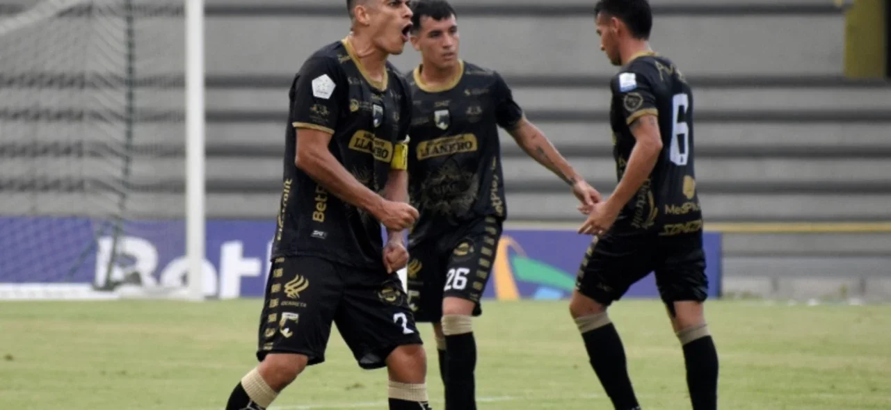 Llaneros sueña con la clasificación - VizzorImage / David Murillo