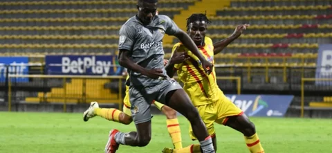 Empate sin goles entre Tigres y Bogotá - VizzorImage / Felipe Caicedo