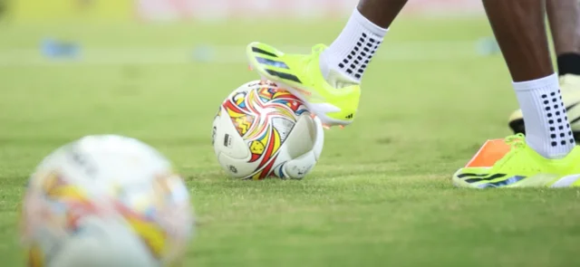 Balón Golty Origen del fútbol colombiano - VizzorImage