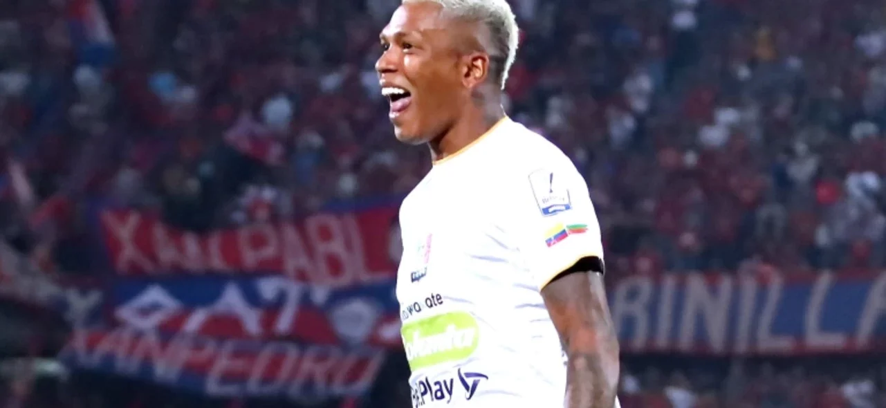 Billy Arce - Delantero de Once Caldas - VizzorImage