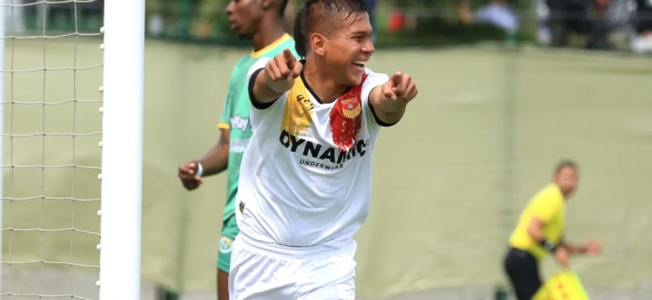 Anderson José Gutiérrez celebra el gol de Bogotá ante Cundinamarca - VizzorImage