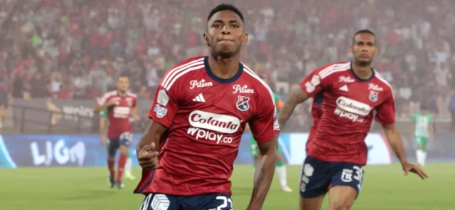 Brayan León marcó gol en el clásico paisa entre Medellín y Nacional - VizzorImage