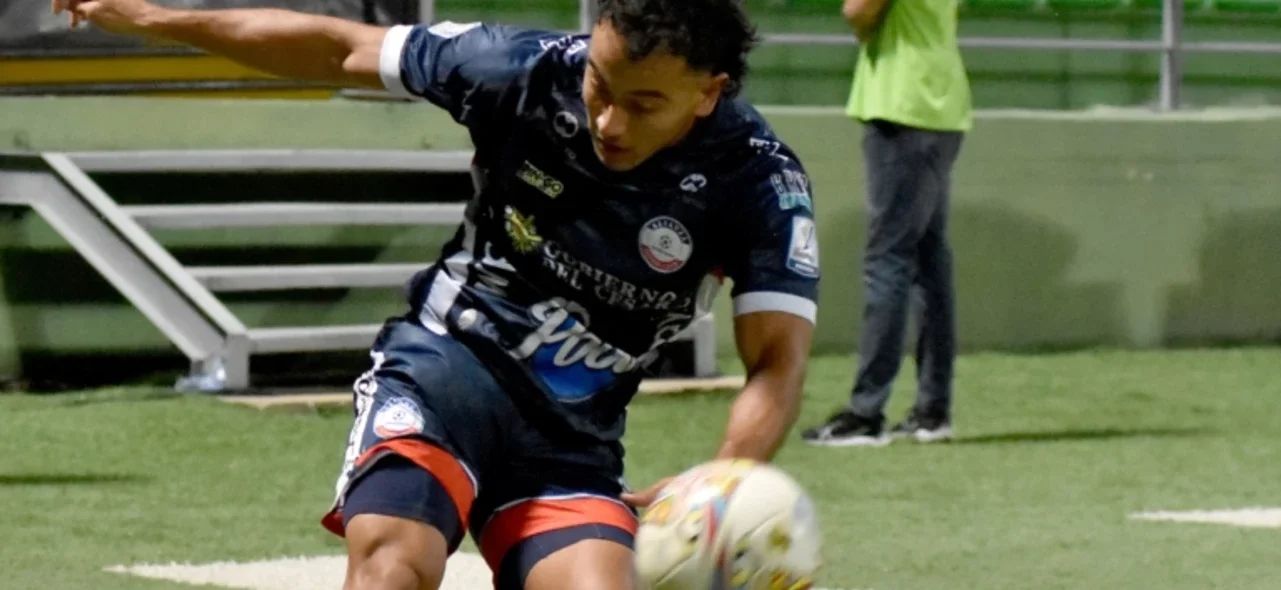 Efraín Navarro - Defensor lateral de Alianza FC - VizzorImage